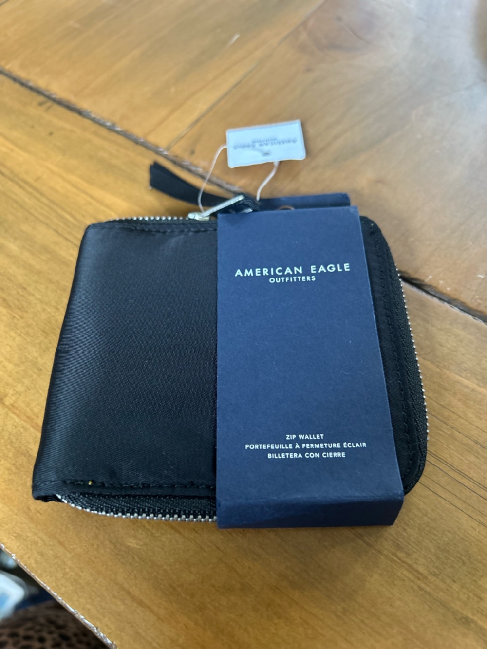 NWT AEO Black Nylon Zip Wallet with‎ Silver Hardware